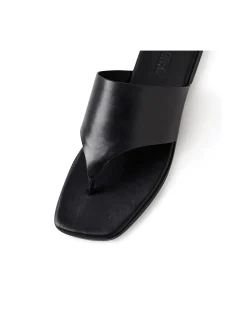 AMII Wide Strap Leather Thong Sandals