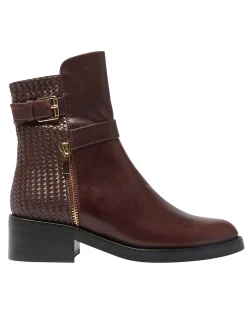 CAPE ANKLE BOOT
