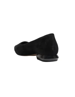 CASSIE FLAT