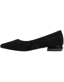 CASSIE FLAT
