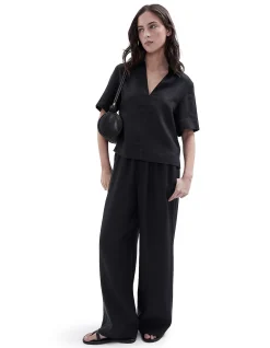 COLLARED LINEN TOP