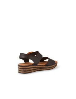Cubbie Leather Buckle Platform Sandals