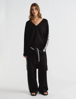 D-LUXE LOGO PANEL KNIT TOP
