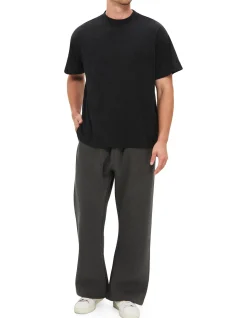 ESSENTIAL T-SHIRT