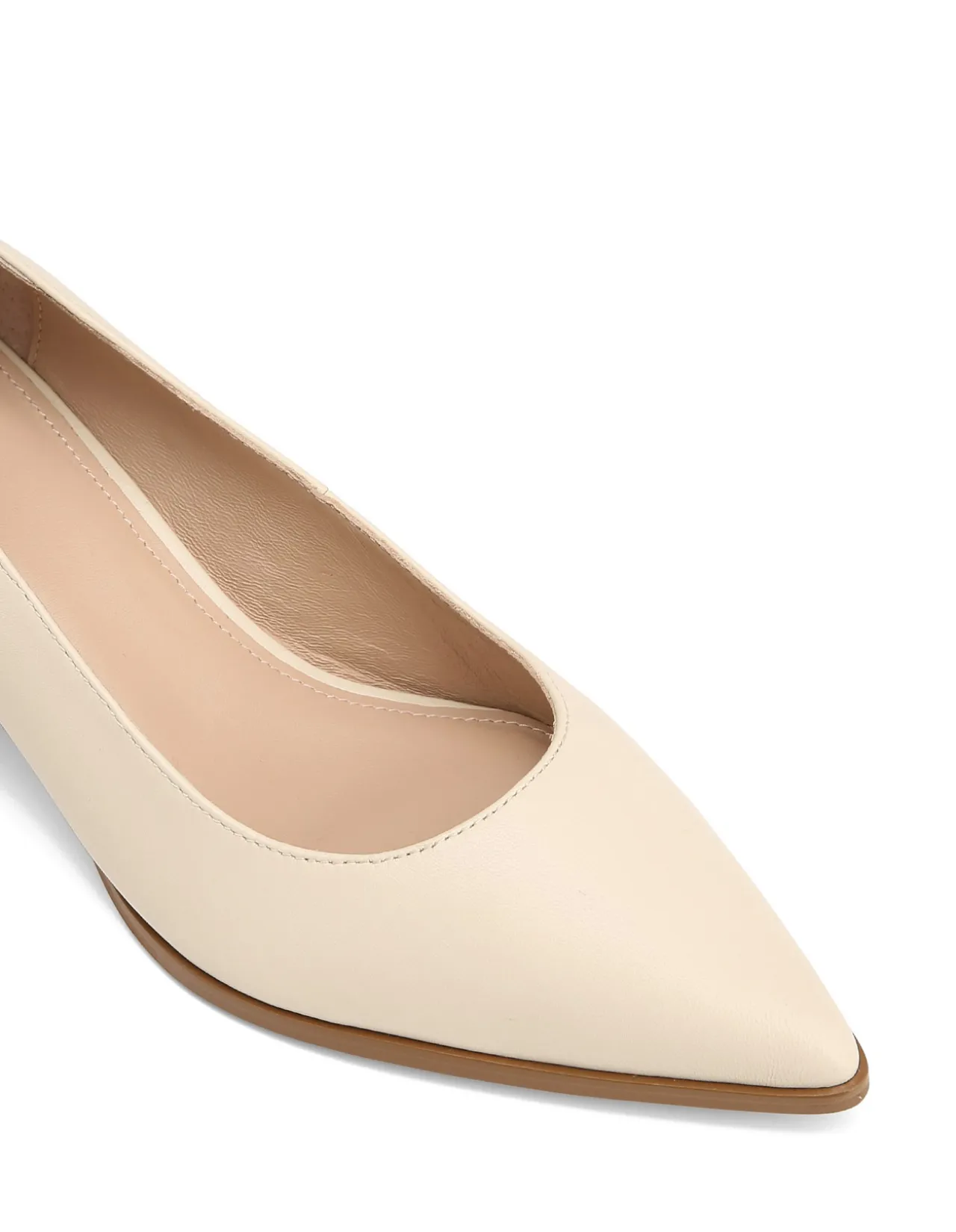 Fae Vintage Ivory Leather Pump