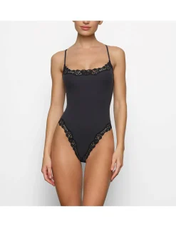 FITS EVERYBODY LACE CAMI BODYSUIT