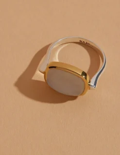 Fleur Yellow Gold Rainbow Moonstone Ring