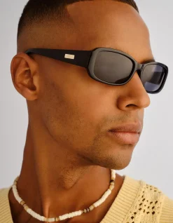GIGGLEMUG BLACK RECTANGLE SMOKE MONO POLARIZED SUNGLASSES