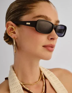 GIGGLEMUG BLACK RECTANGLE SMOKE MONO POLARIZED SUNGLASSES