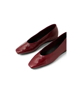Kapit Mi Patent Leather Square Toe Flats