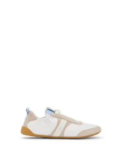 KICK SNEAKER