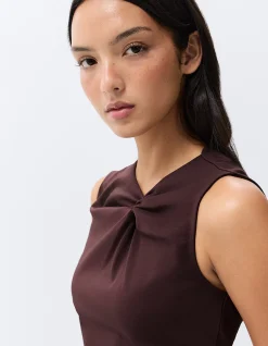 KNOT DETAIL SLEEVELESS TEE
