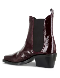 KRISTEN V