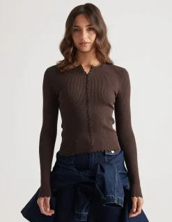 LANA SCALLOP BUTTON TOP