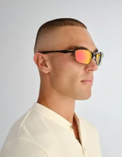 LEEDERVILLE BLACK WRAP SUNGLASSES