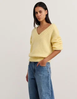 LILY FLUFFY V NECK KNIT