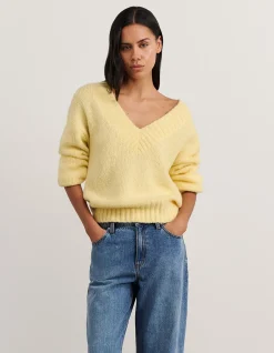 LILY FLUFFY V NECK KNIT