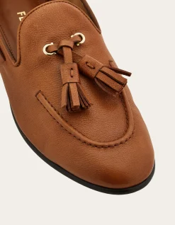 LOAFER WITH TASSEL DETAIL