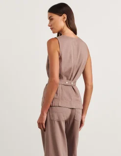 LOE BELTED TOP