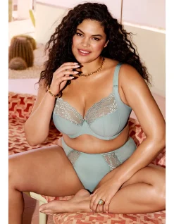 Lucie Underwire Plunge Bra - Stretch