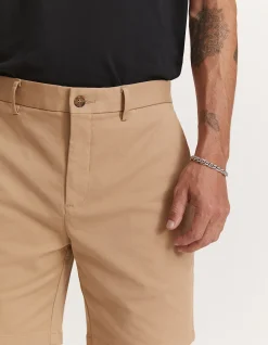 MILLS STRETCH SHORT
