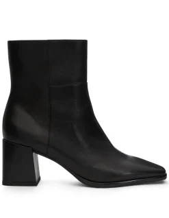MIRA BOOT