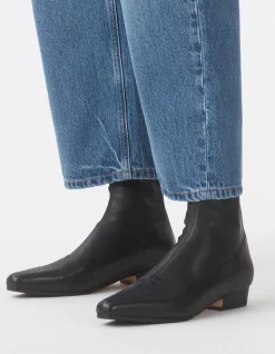 Nadia Barrel Leg Jean