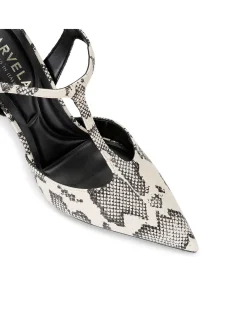 Parade Pointed Toe Court Shoe