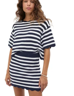 SCALLOP STRIPE KNIT TOP