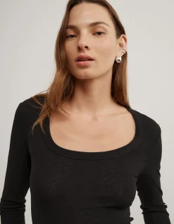 Scoop Neck Long Sleeve Top