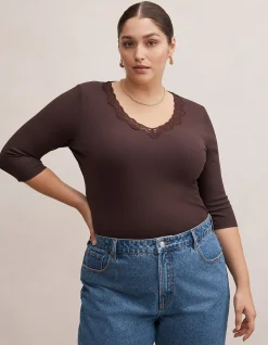 SELENA CURVE TRIM LACE TOP