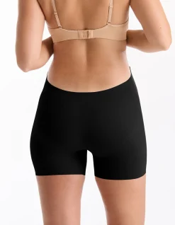 SMOOTH SILHOUETTES LOW BACK SHORT