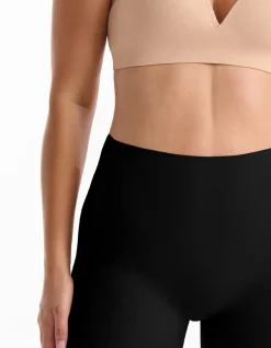 SMOOTH SILHOUETTES LOW BACK SHORT
