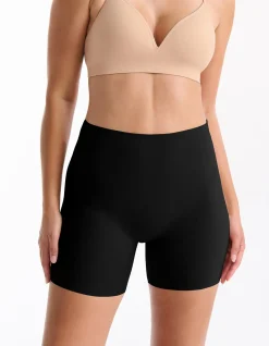 SMOOTH SILHOUETTES LOW BACK SHORT