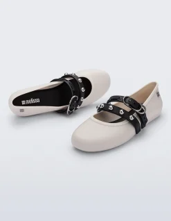 SOFT BALLERINA STUDS