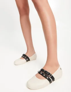 SOFT BALLERINA STUDS