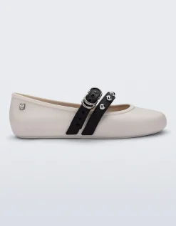 SOFT BALLERINA STUDS