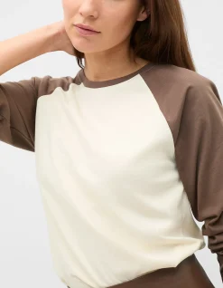 SPLICED RAGLAN LONG SLEEVE TOP