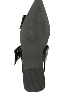 SUZIE FLAT