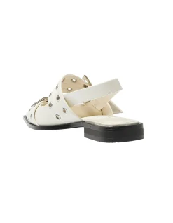 SUZIE FLAT