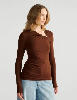 TIANA METAL DETAIL TOP