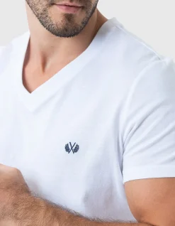 V NECK ESSENTIAL T-Shirt