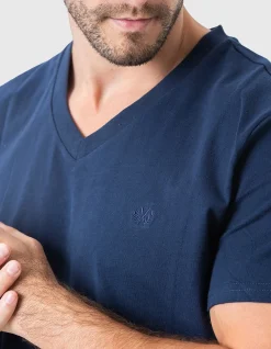 V NECK ESSENTIAL T-Shirt