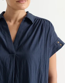 V NECK GATHERED SHIRT