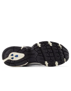 WOMEN'S 530 SNEAKER
