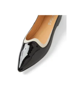 Yumis Patent Pointed Toe Flats